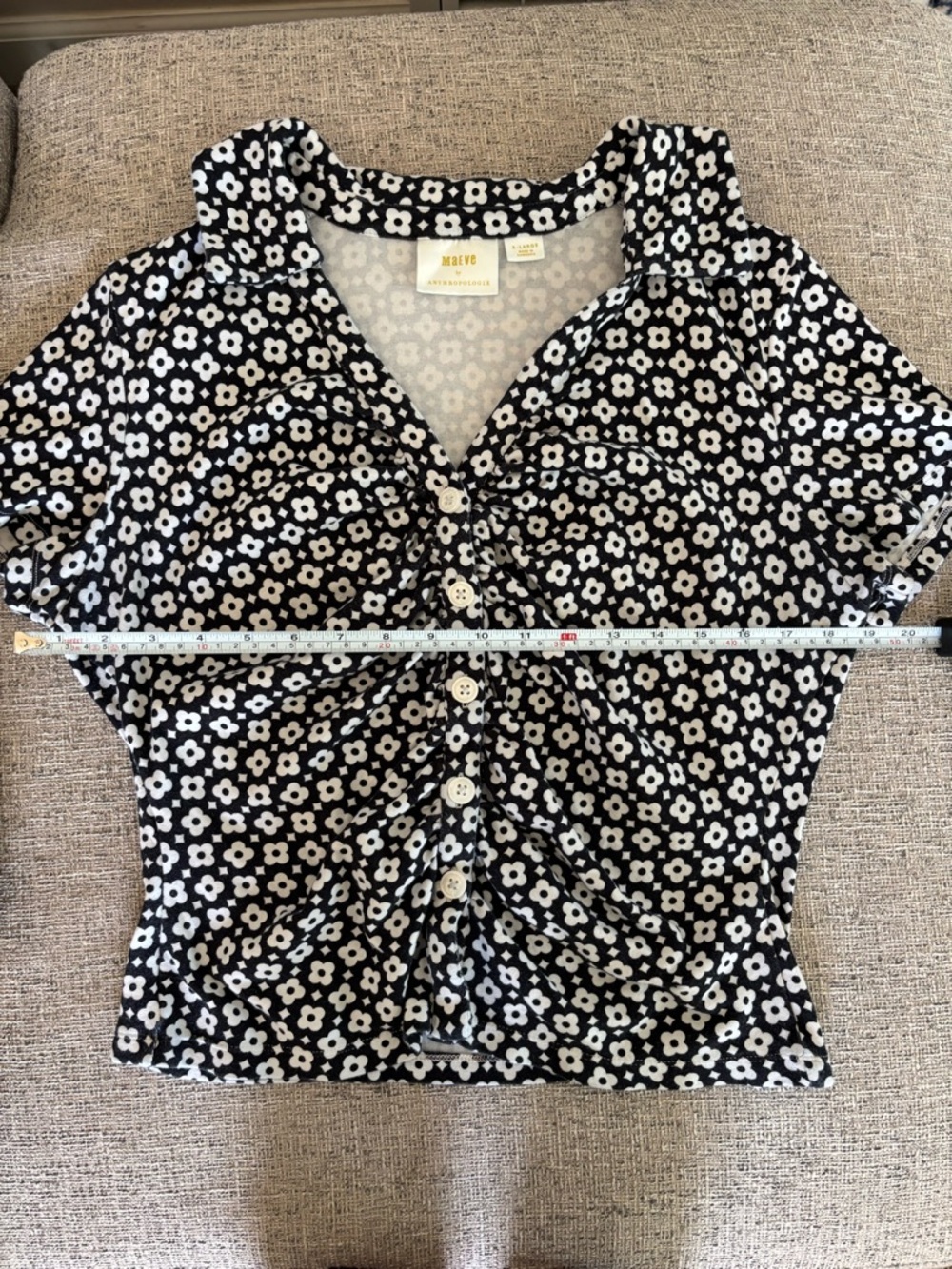 Anthropologie Black & White Floral Ruched Button-Front Top - Picture 6 of 6